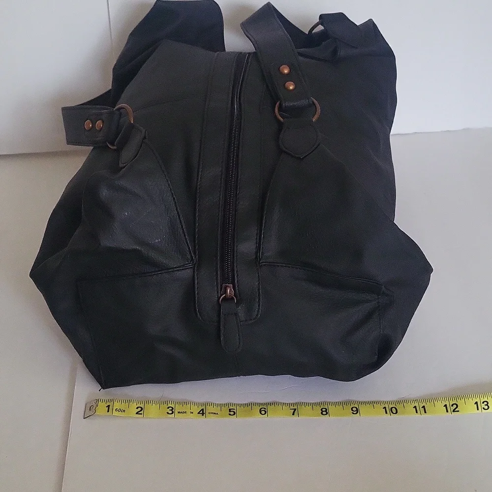 NWOT Maurices Black Vegan Pebble Leather Hobo/Backpack - Picture 6 of 8